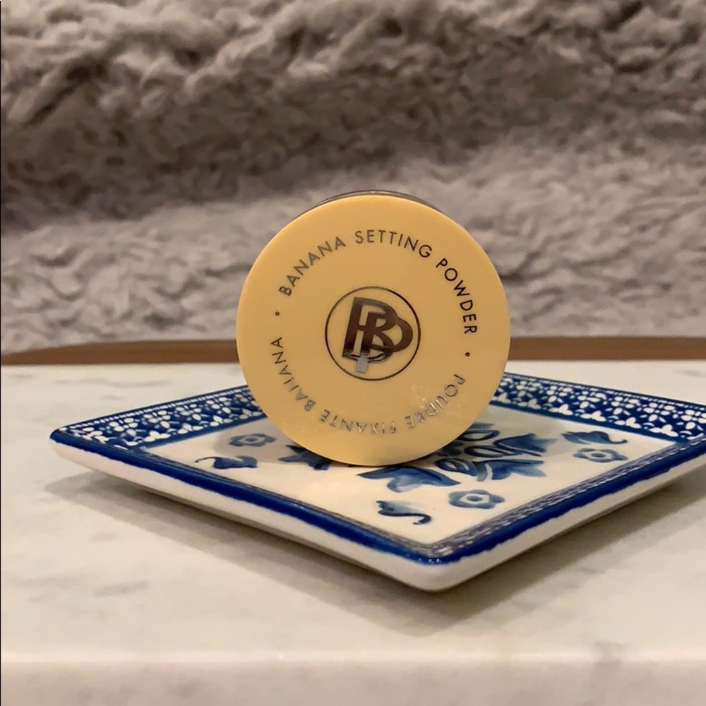 2 for $20: Bella Pierre Banana Setting Powder